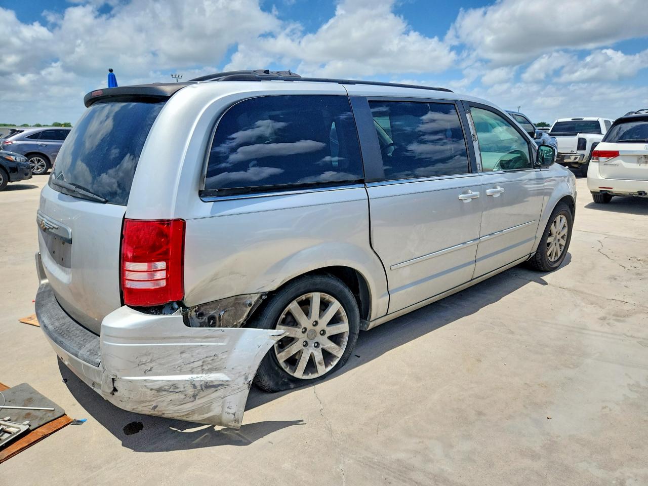 2008 CHRYSLER TOWN & COUNTRY TOURING photo 5