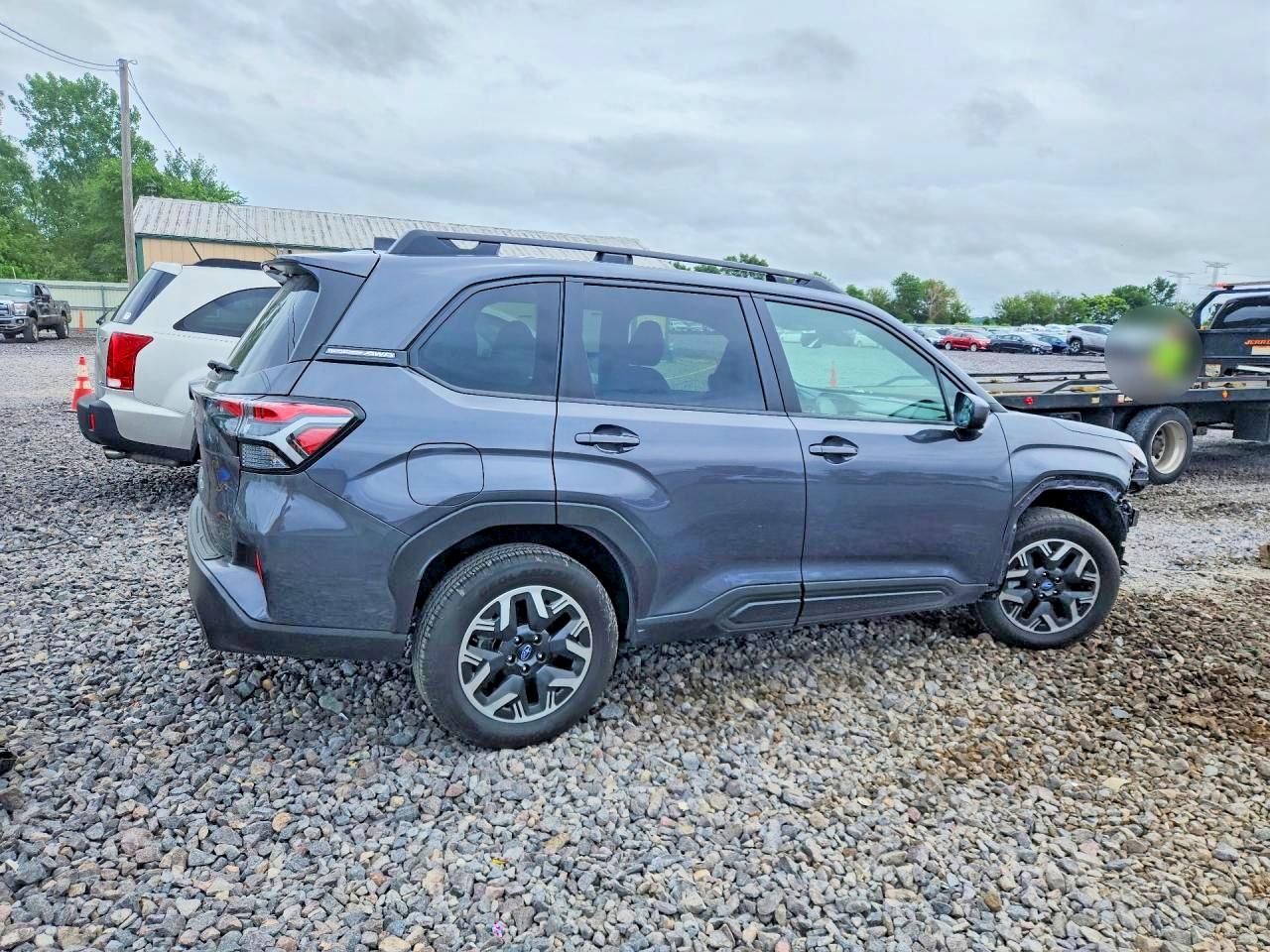 2025 SUBARU FORESTER PREMIUM photo 5