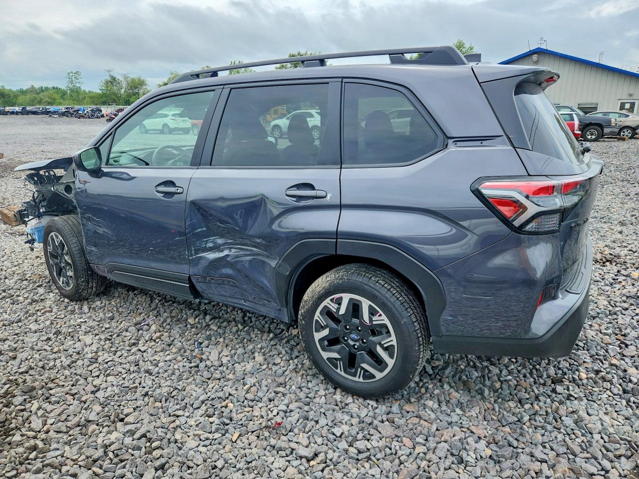 2025 SUBARU FORESTER PREMIUM photo 3