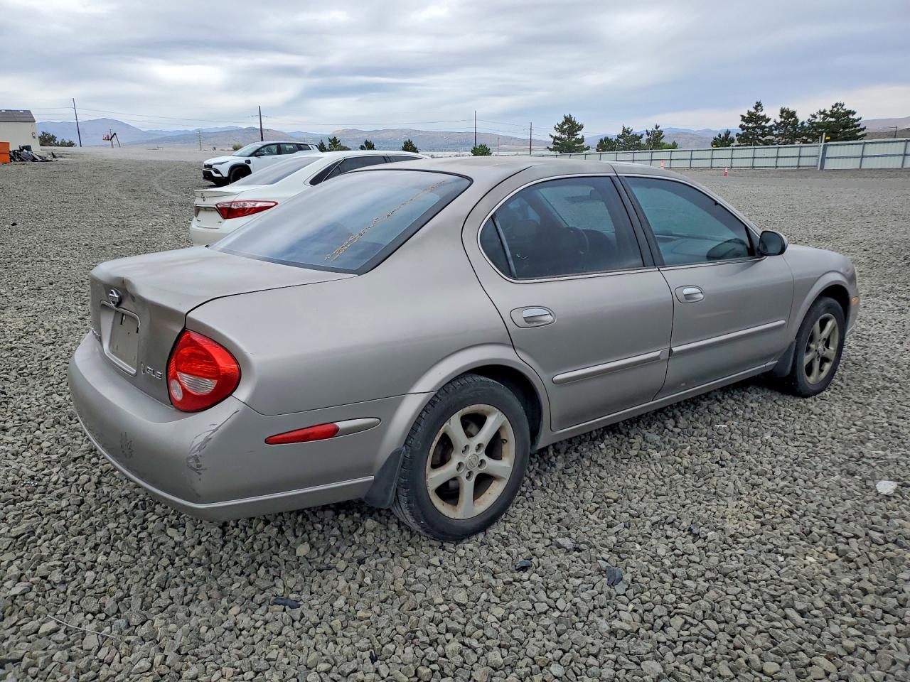 2000 NISSAN MAXIMA GXE photo 3