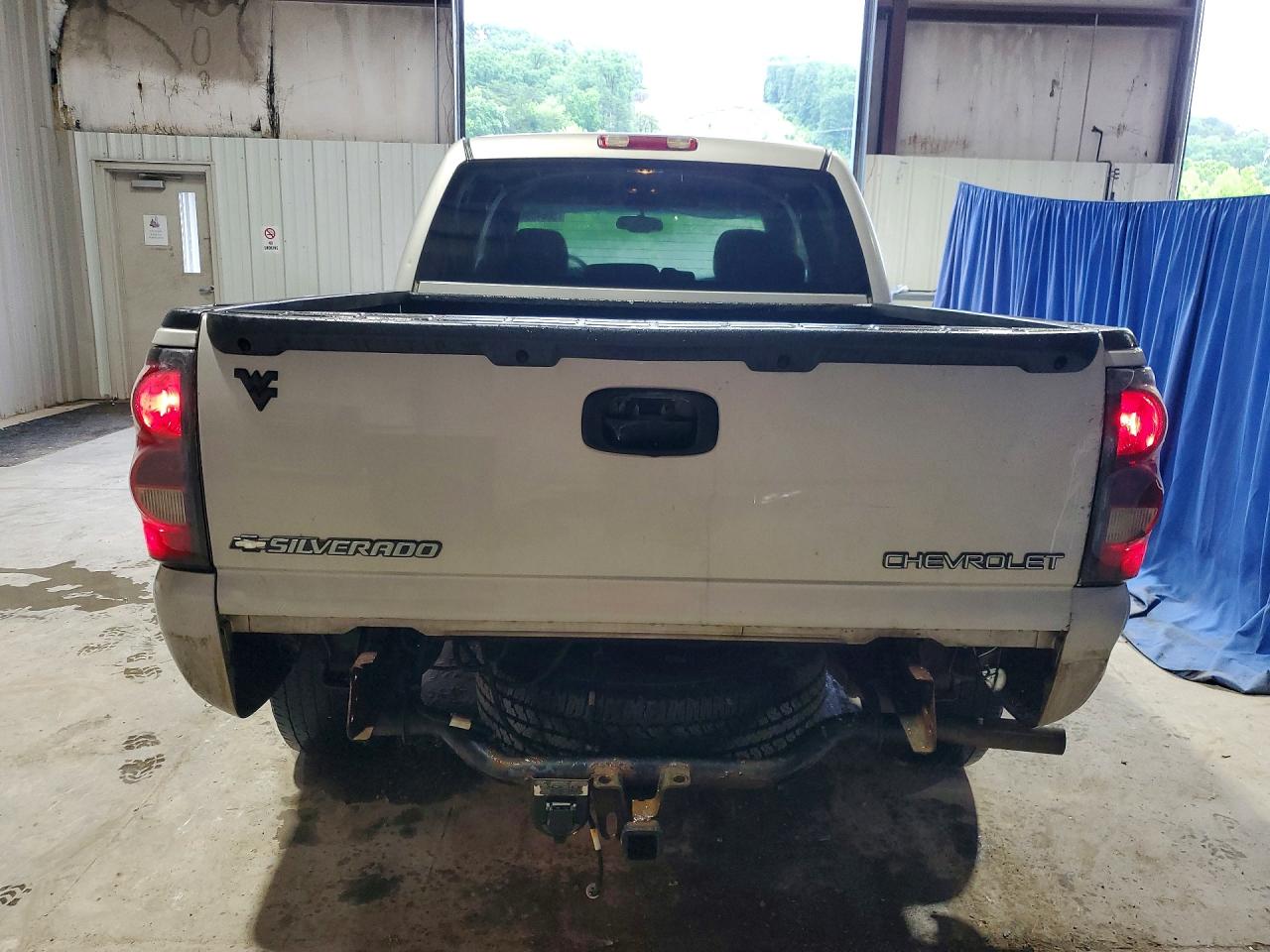 2004 CHEVROLET SILVERADO K1500 photo 11