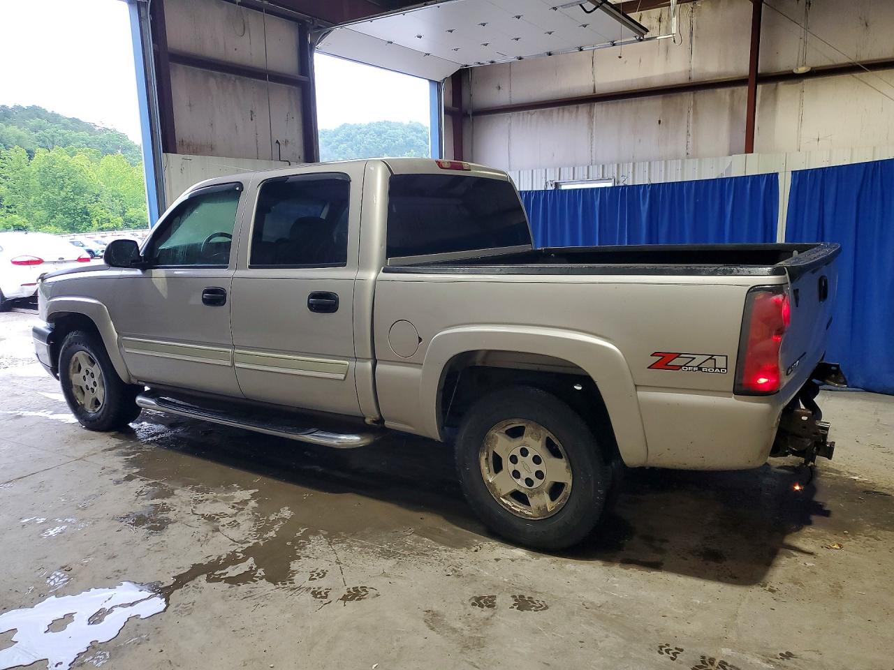 2004 CHEVROLET SILVERADO K1500 photo 3