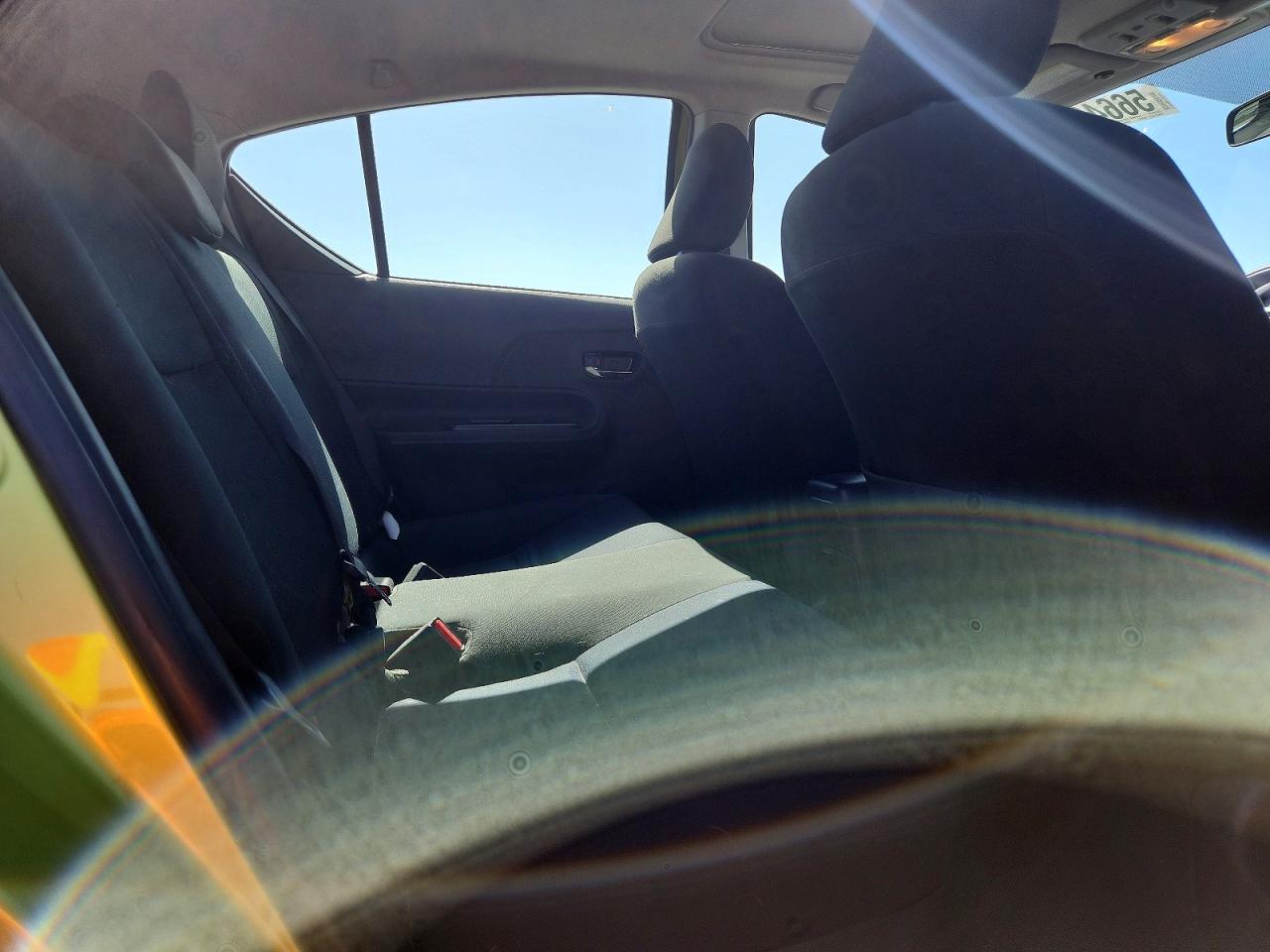 2015 TOYOTA PRIUS C THREE photo 19