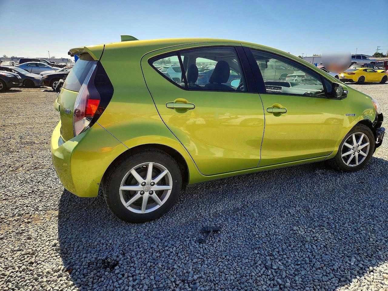 2015 TOYOTA PRIUS C THREE photo 5