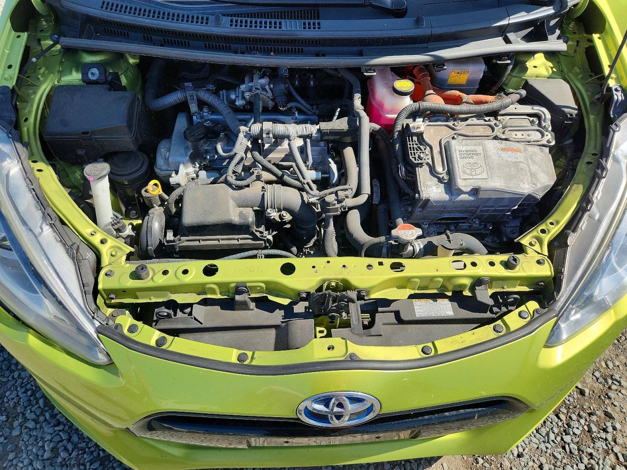 2015 TOYOTA PRIUS C THREE photo 21