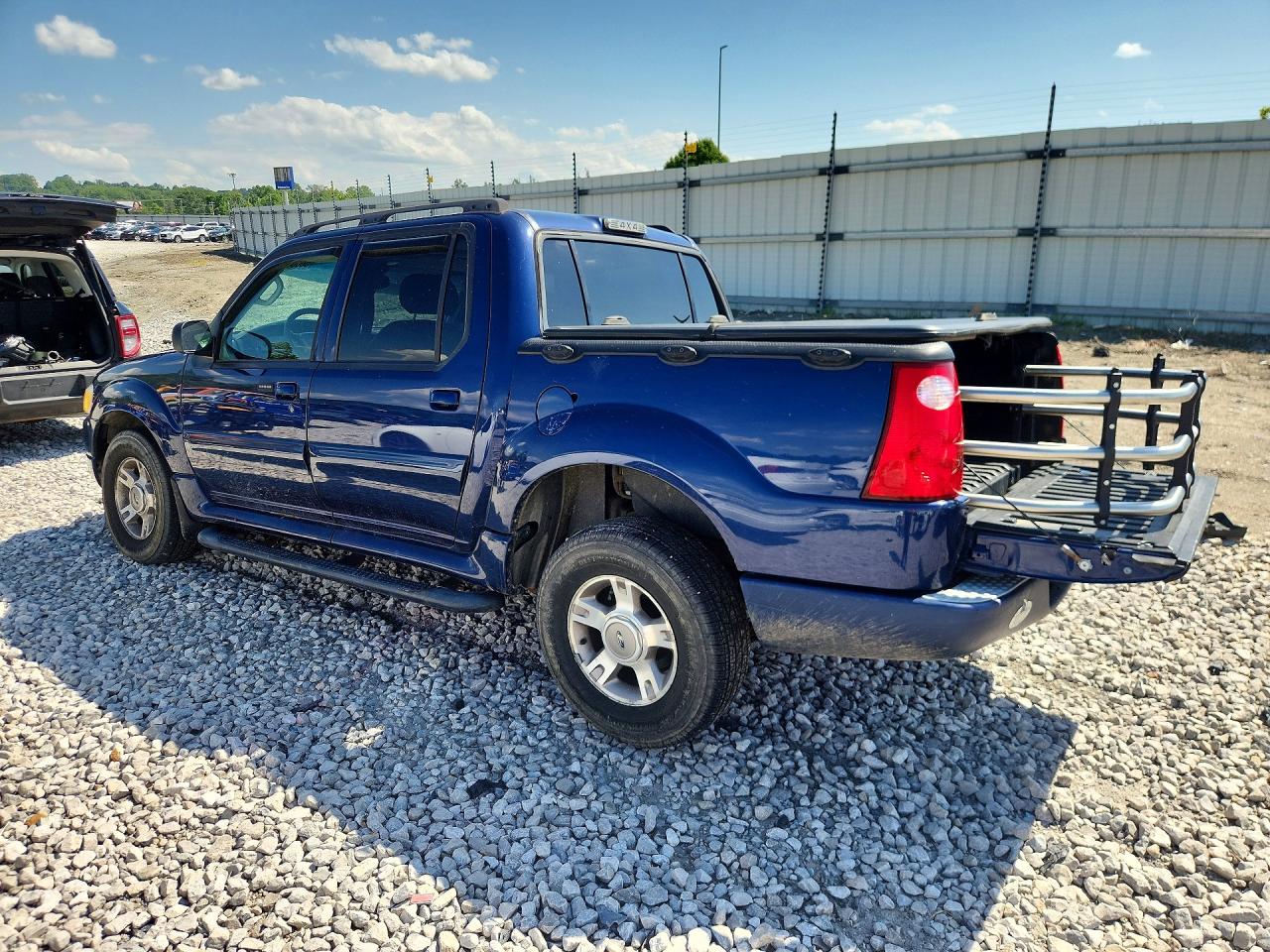 2004 FORD EXPLORER SPORT TRAC photo 3