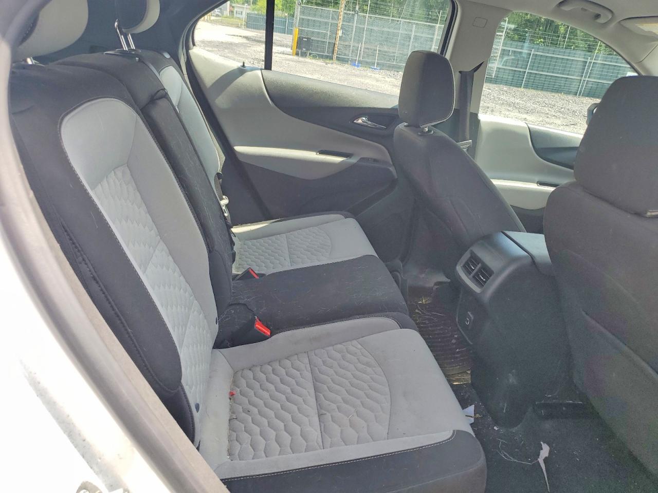2020 CHEVROLET EQUINOX LS photo 11