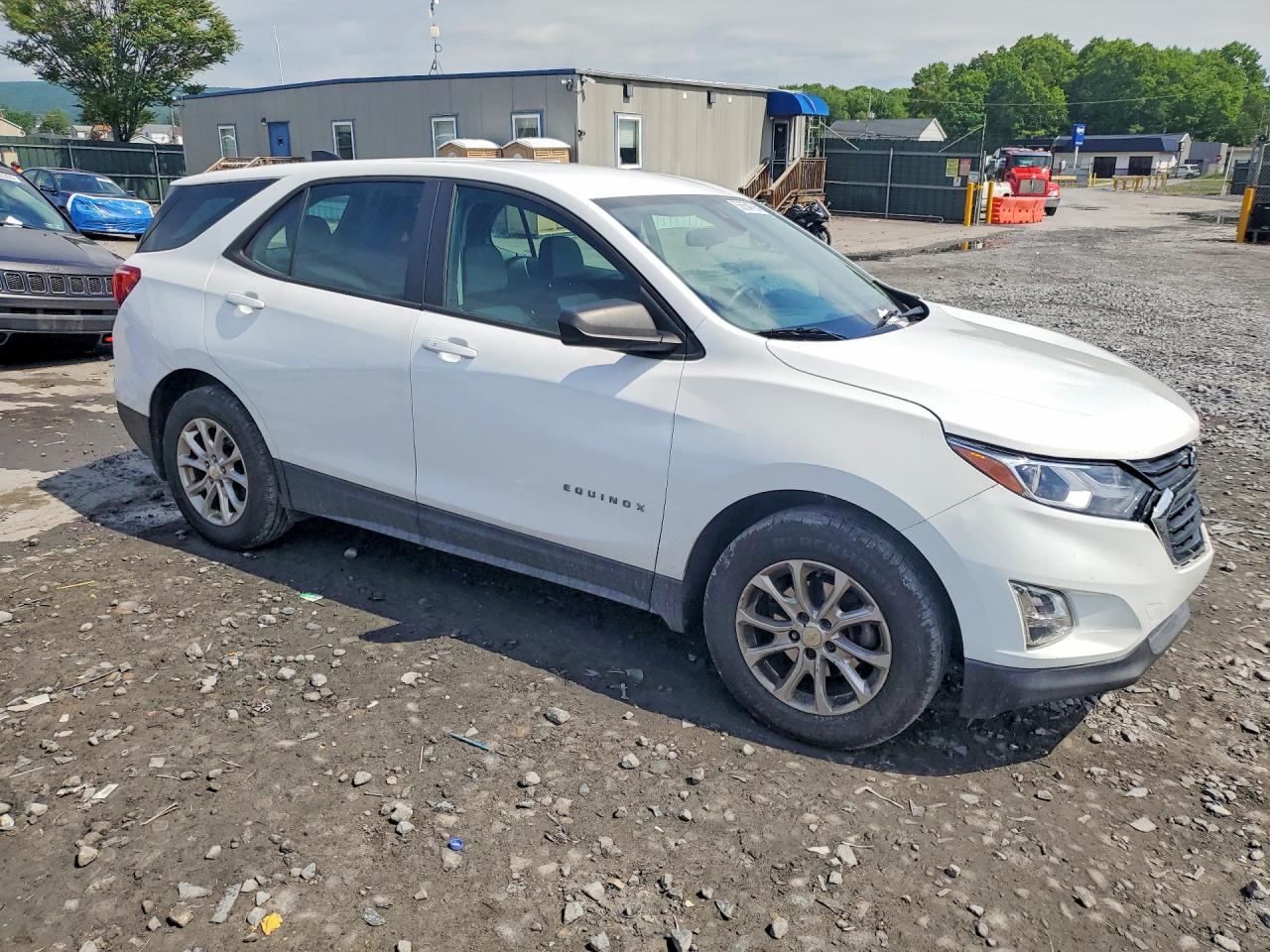 2020 CHEVROLET EQUINOX LS photo 4
