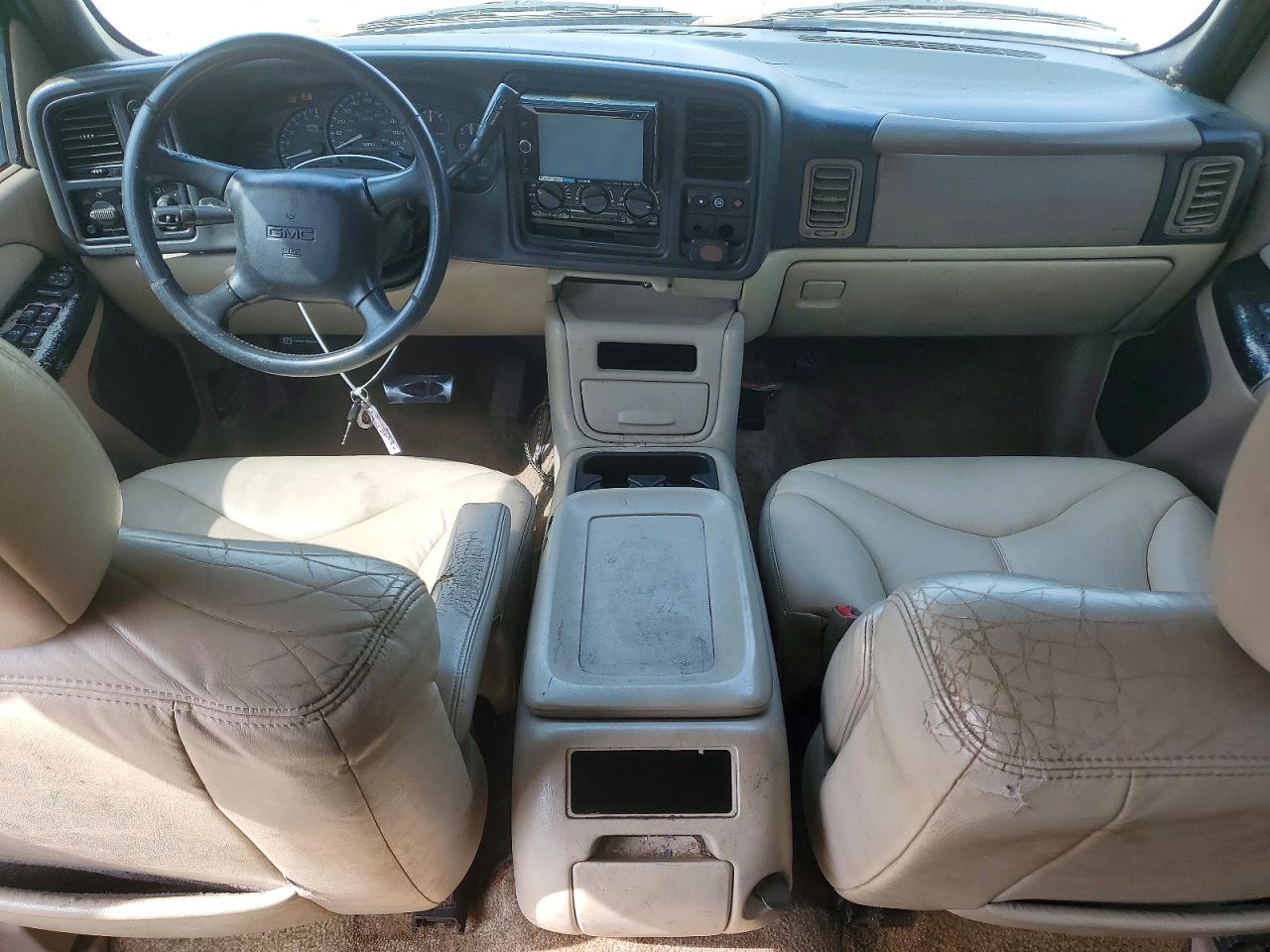 2002 GMC YUKON XL K1500 photo 15