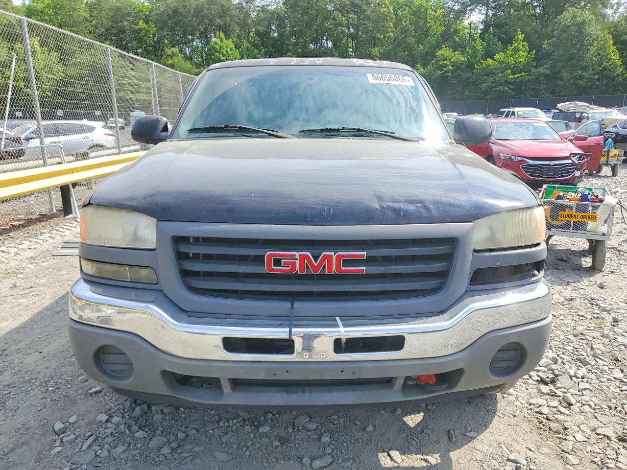 2002 GMC YUKON XL K1500 photo 9
