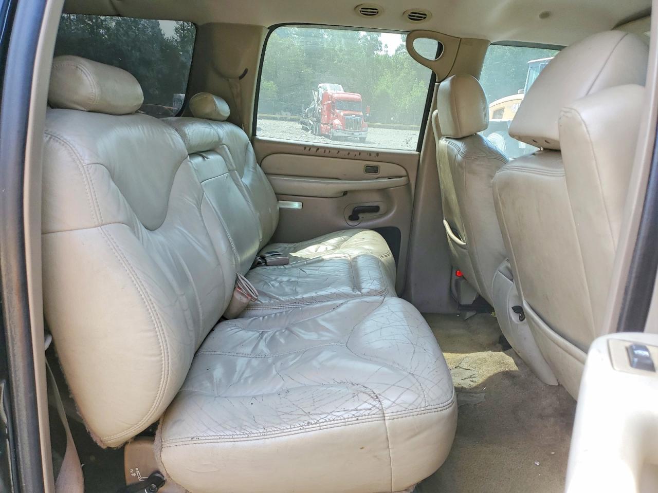 2002 GMC YUKON XL K1500 photo 21