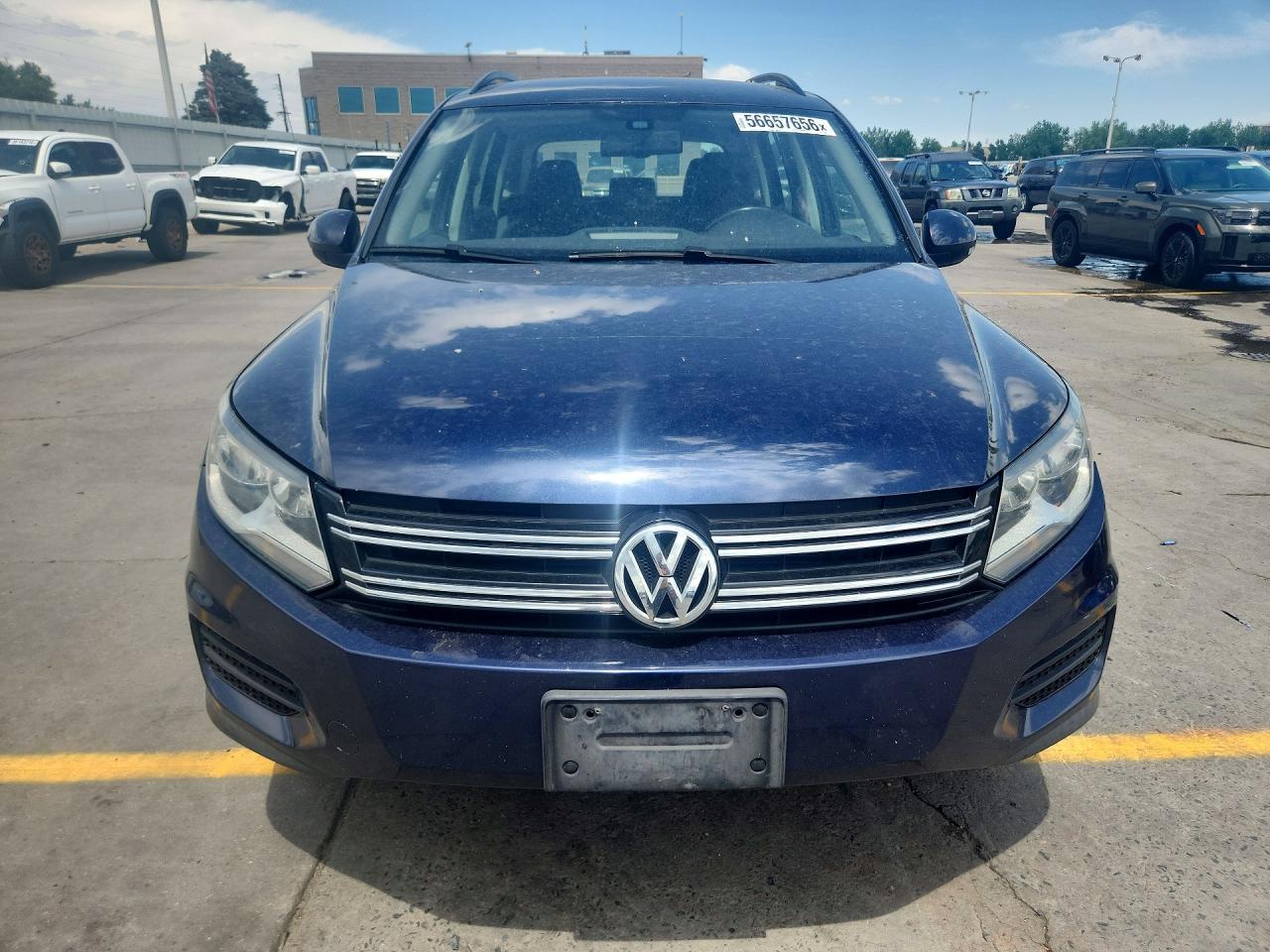 2016 VOLKSWAGEN TIGUAN S photo 9