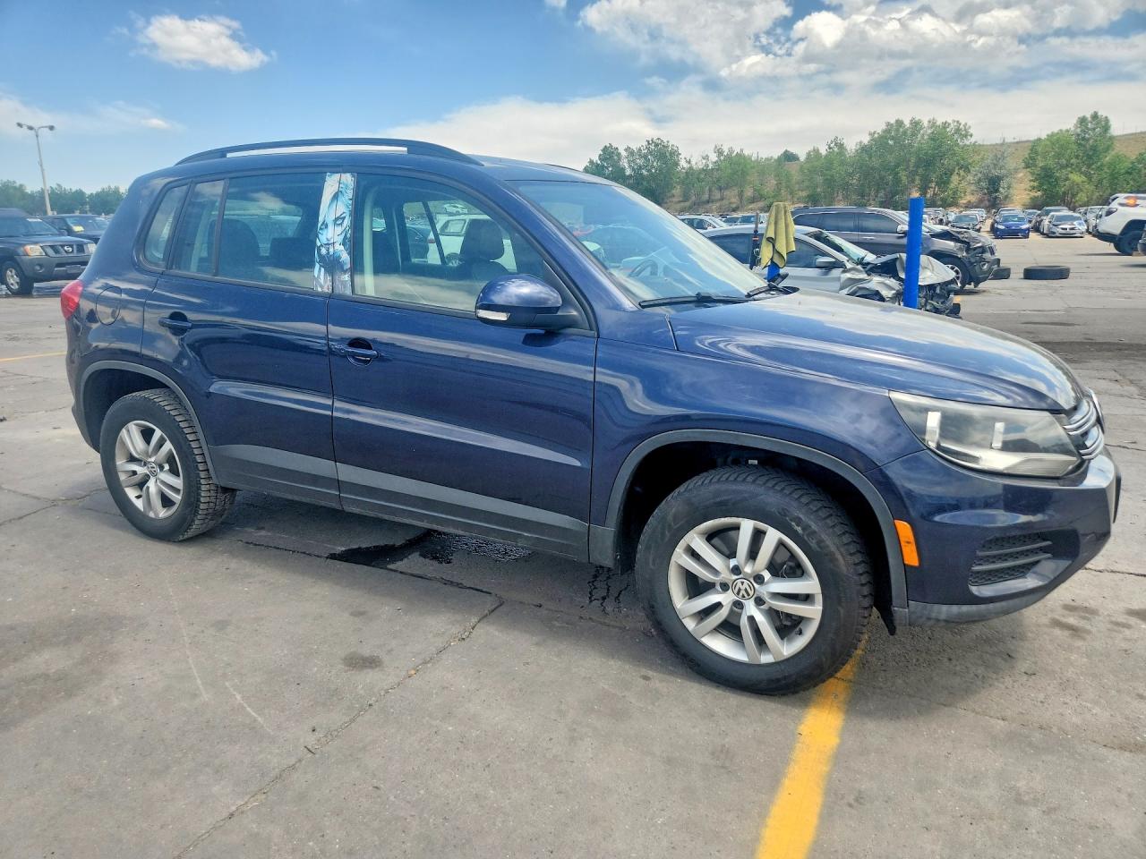 2016 VOLKSWAGEN TIGUAN S photo 7