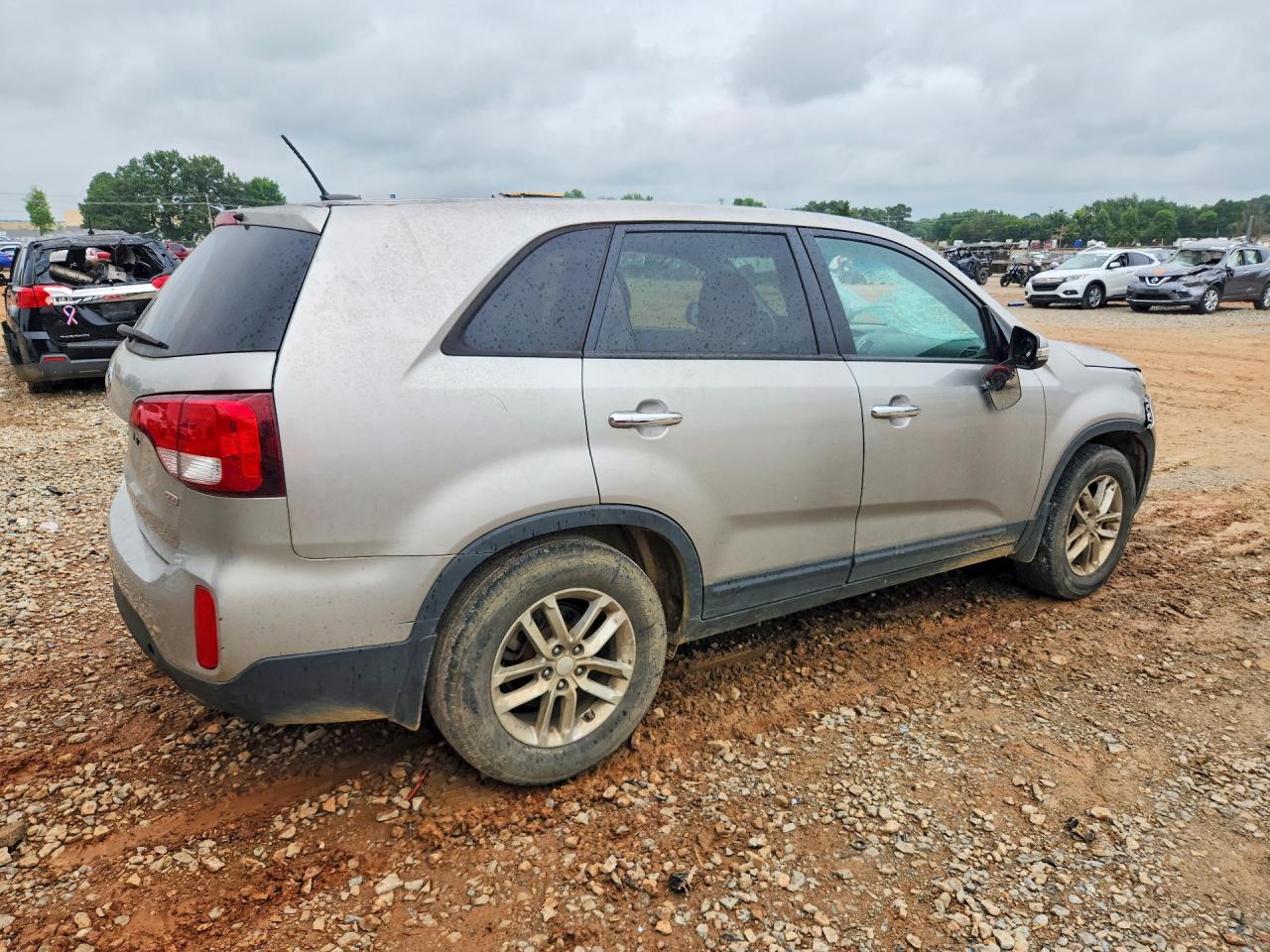 2015 KIA SORENTO LX photo 3