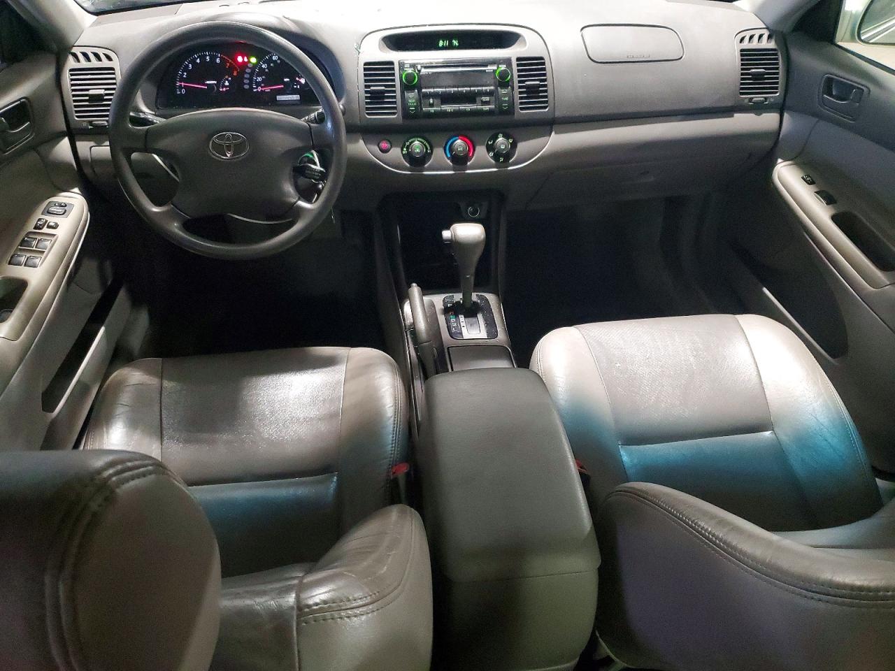 2004 TOYOTA CAMRY LE photo 22