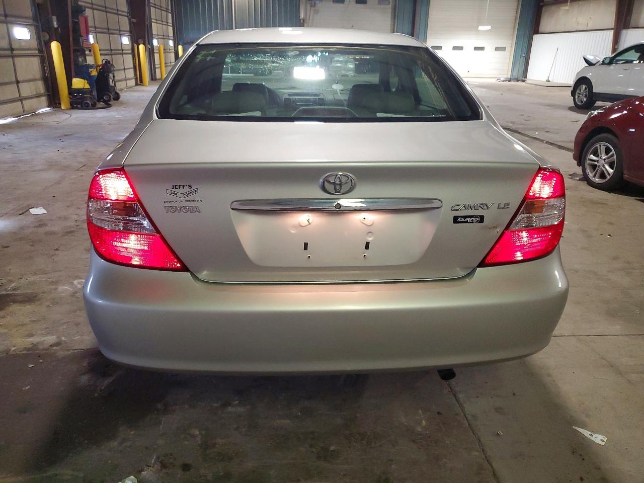 2004 TOYOTA CAMRY LE photo 16