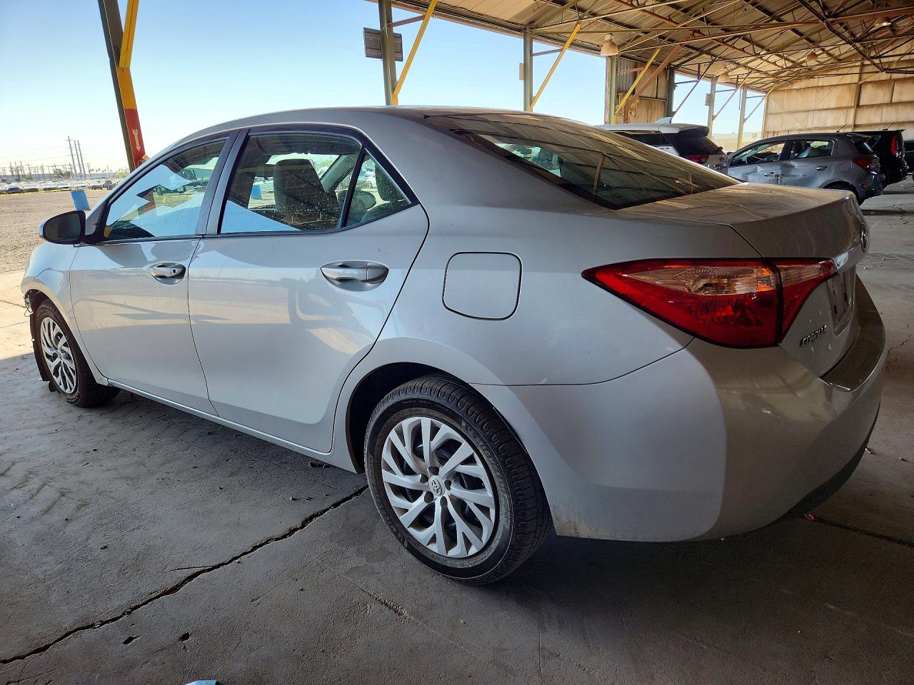 2017 TOYOTA COROLLA LE photo 4