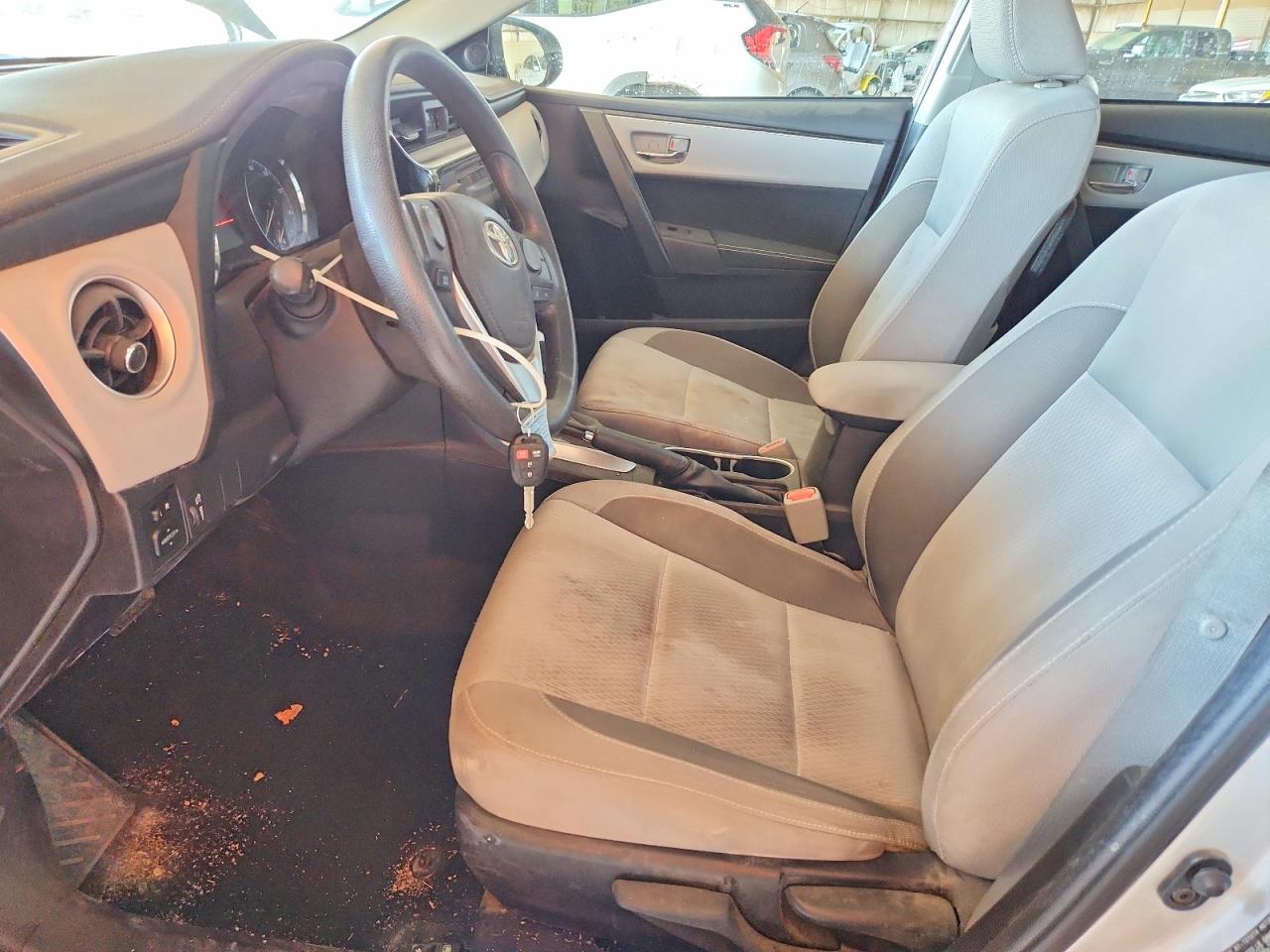 2017 TOYOTA COROLLA LE photo 19
