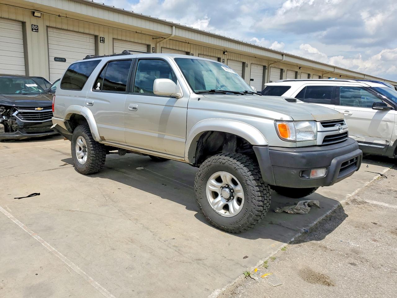 2001 TOYOTA 4RUNNER SR5 photo 10