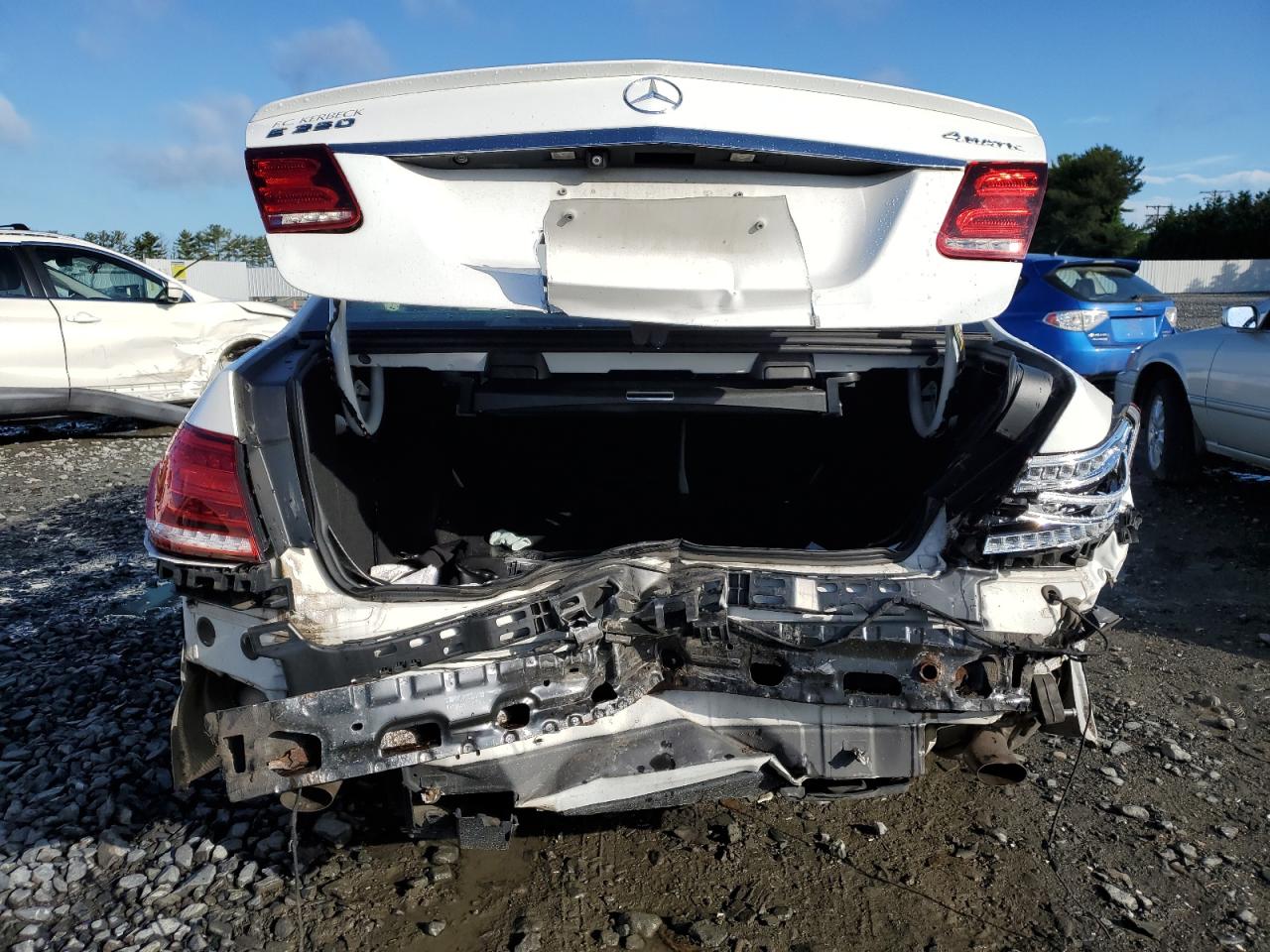 2016 MERCEDES-BENZ E 350 4MATIC photo 11