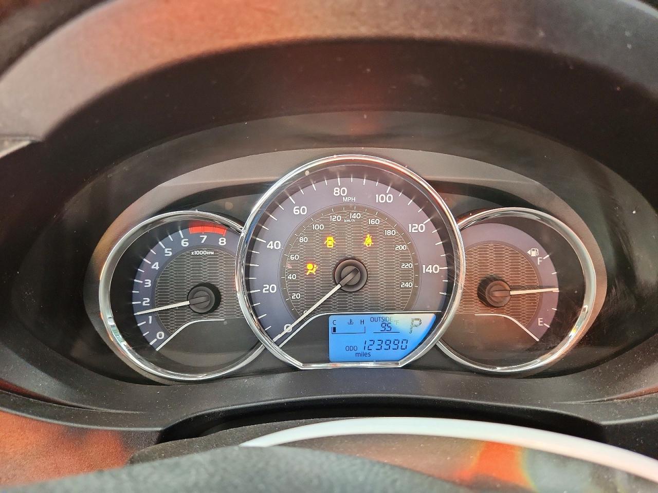 2015 TOYOTA COROLLA LE photo 17