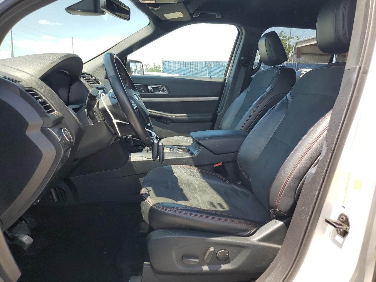 2019 FORD EXPLORER XLT photo 13