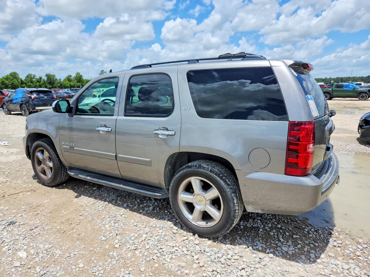 2008 CHEVROLET TAHOE C1500 photo 3