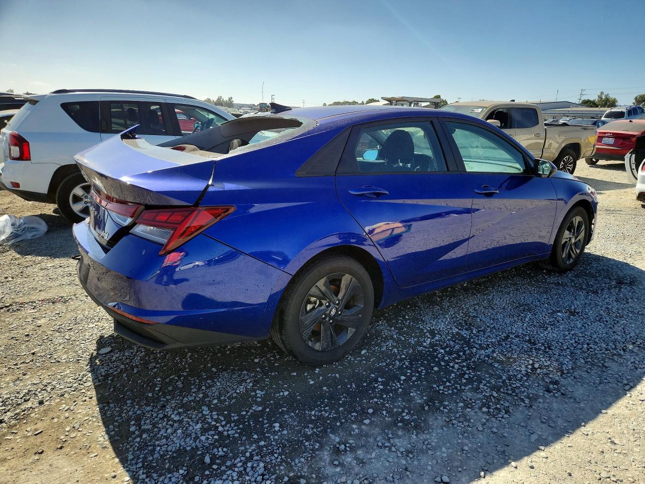 2023 HYUNDAI ELANTRA BLUE photo 7