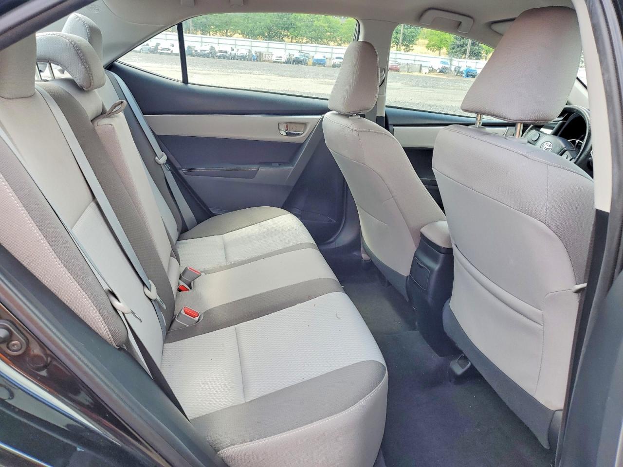 2017 TOYOTA COROLLA LE photo 19