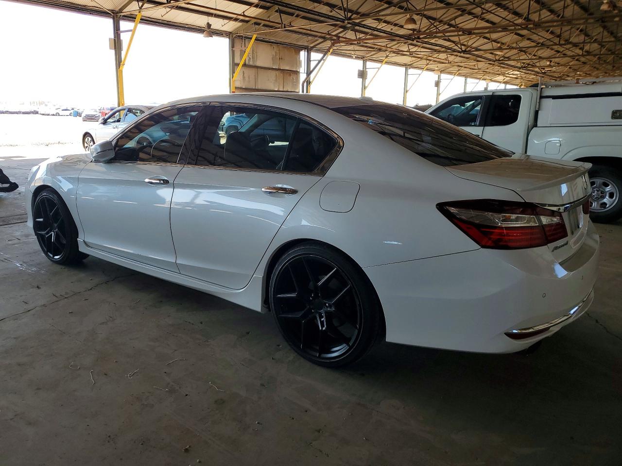 2016 HONDA ACCORD TOURING photo 3
