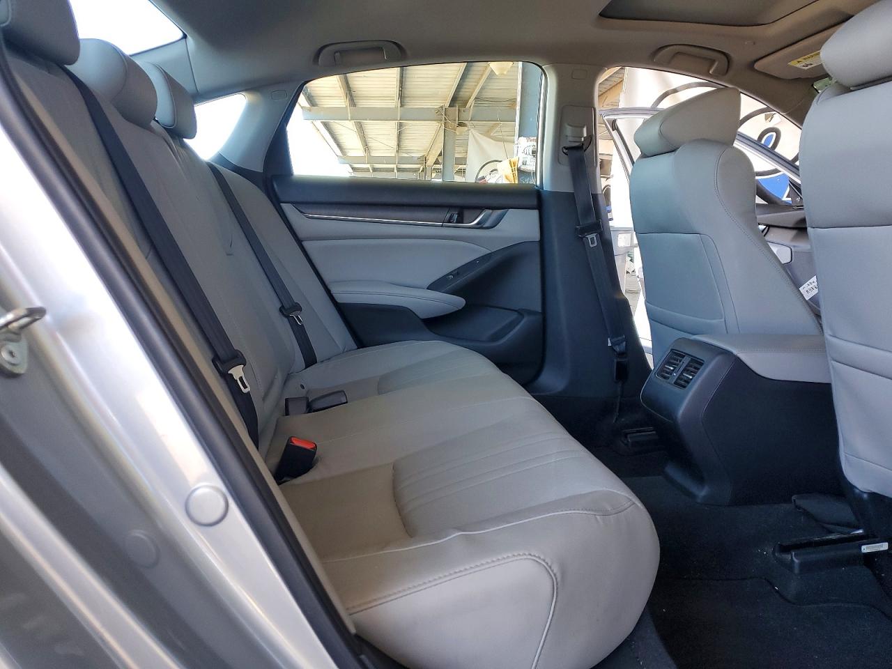 2018 HONDA ACCORD TOURING HYBRID photo 19