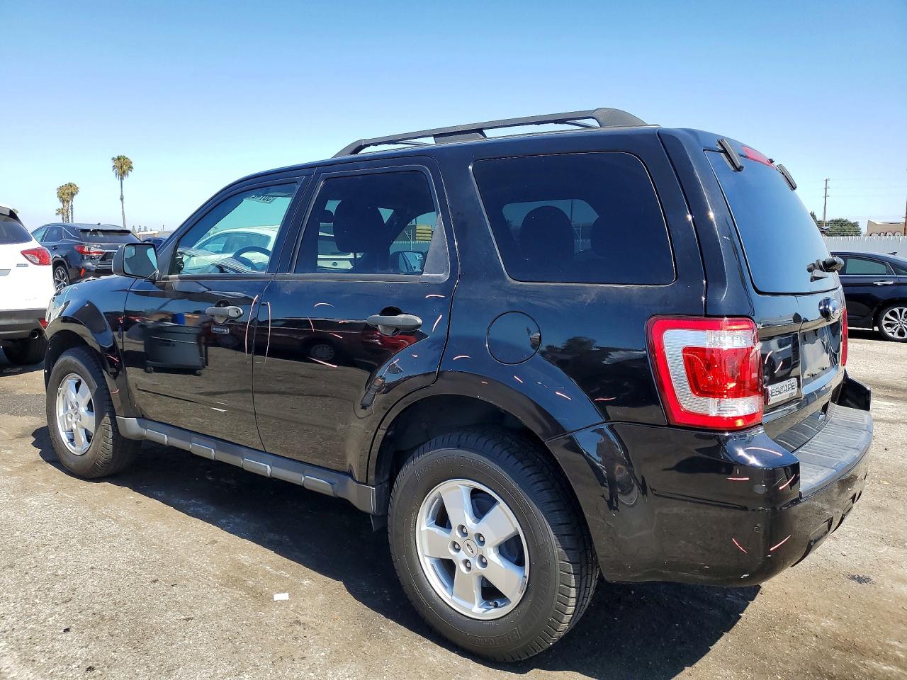 2012 FORD ESCAPE XLT photo 2