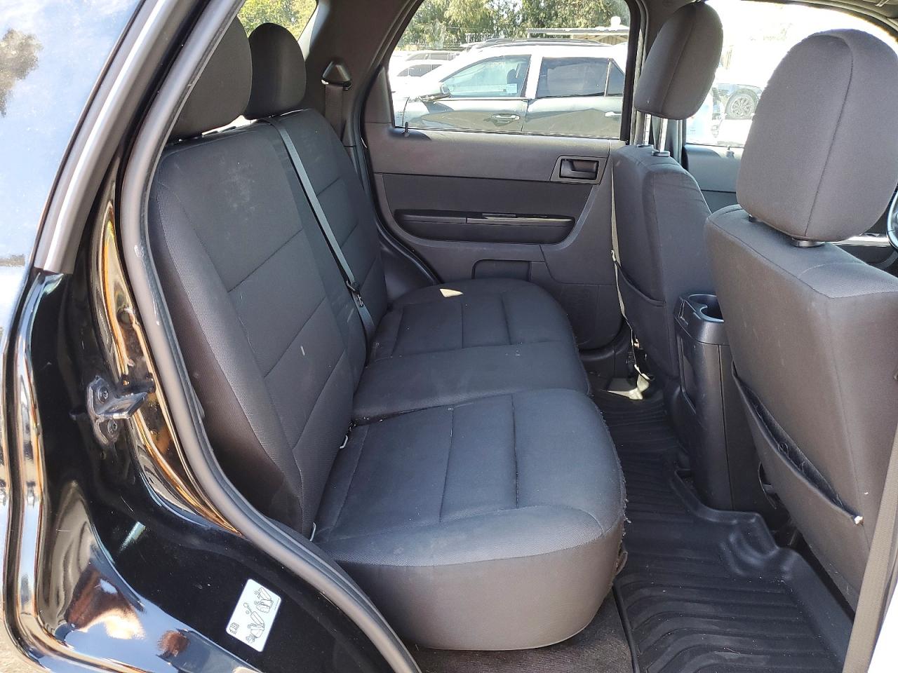 2012 FORD ESCAPE XLT photo 11