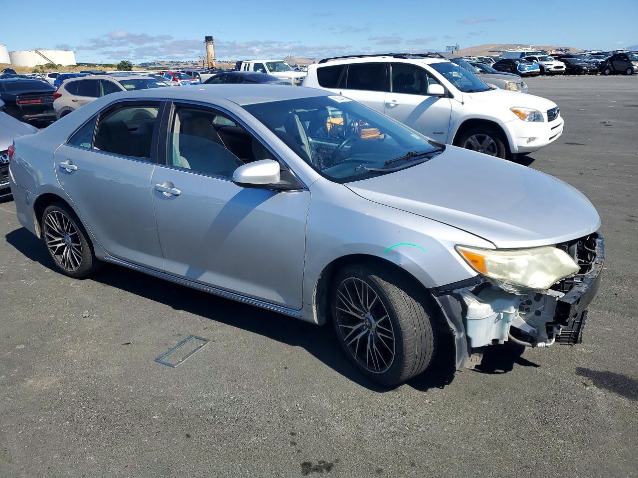2012 TOYOTA CAMRY LE photo 4