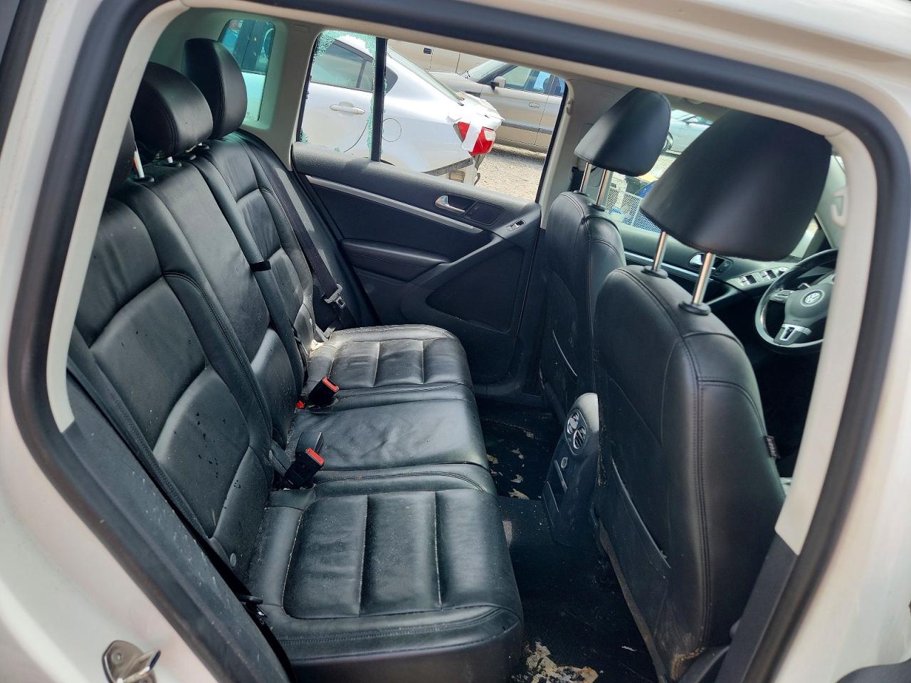 2012 VOLKSWAGEN TIGUAN S photo 31
