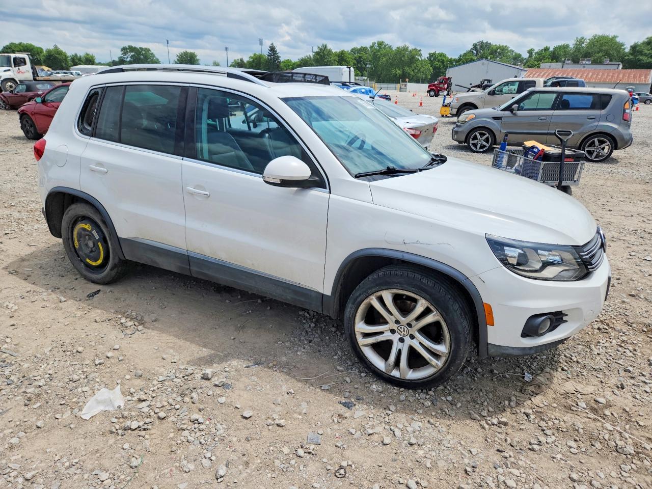 2012 VOLKSWAGEN TIGUAN S photo 10
