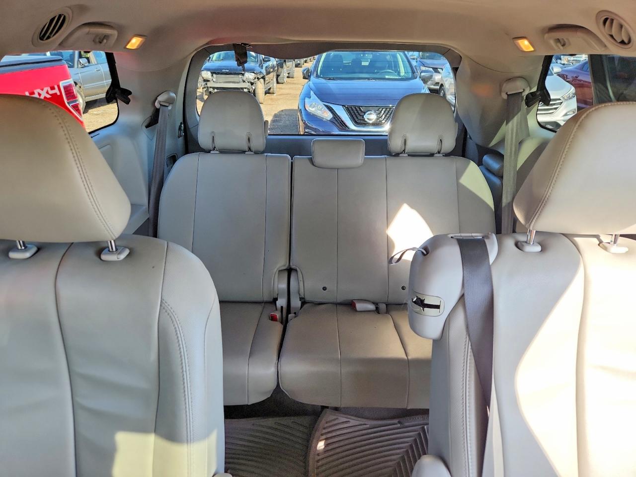 2014 TOYOTA SIENNA XLE 8-PASSENGER photo 19