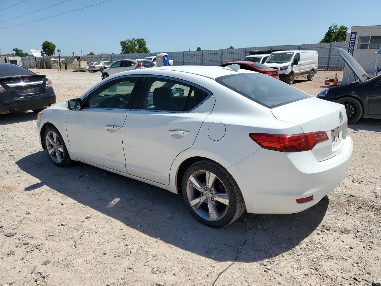 2013 ACURA ILX 20 TECH photo 3