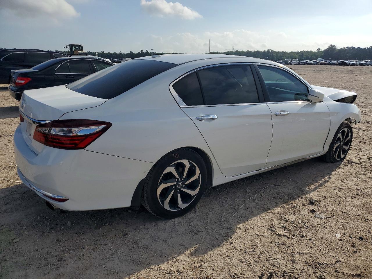 2016 HONDA ACCORD EX photo 5