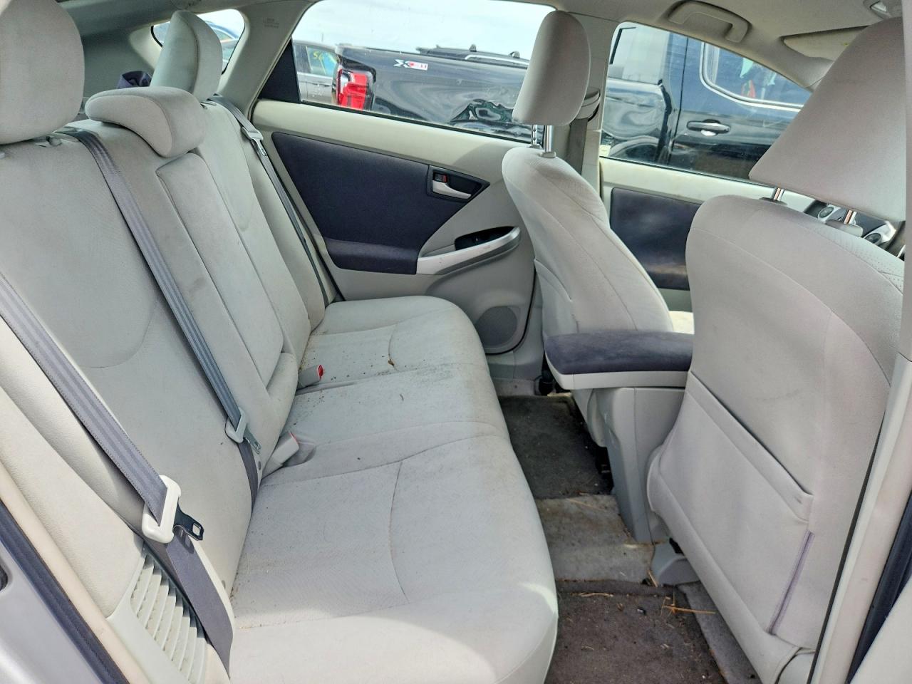2011 TOYOTA PRIUS TWO photo 19