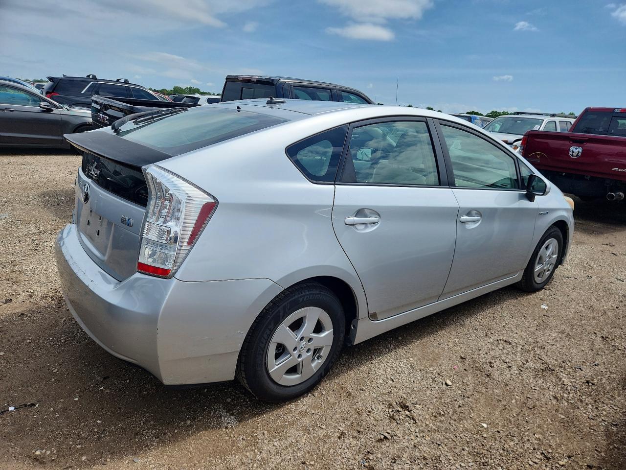 2011 TOYOTA PRIUS TWO photo 5