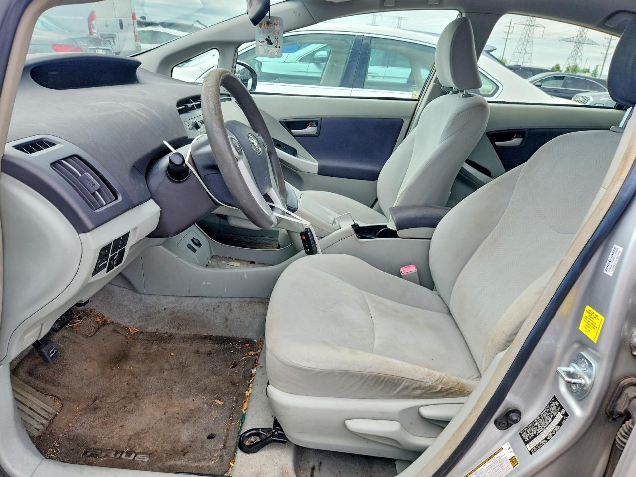 2011 TOYOTA PRIUS TWO photo 13