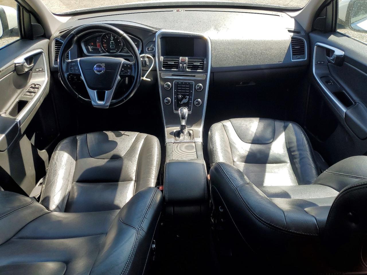 2015 VOLVO XC60 T5 PREMIER photo 8