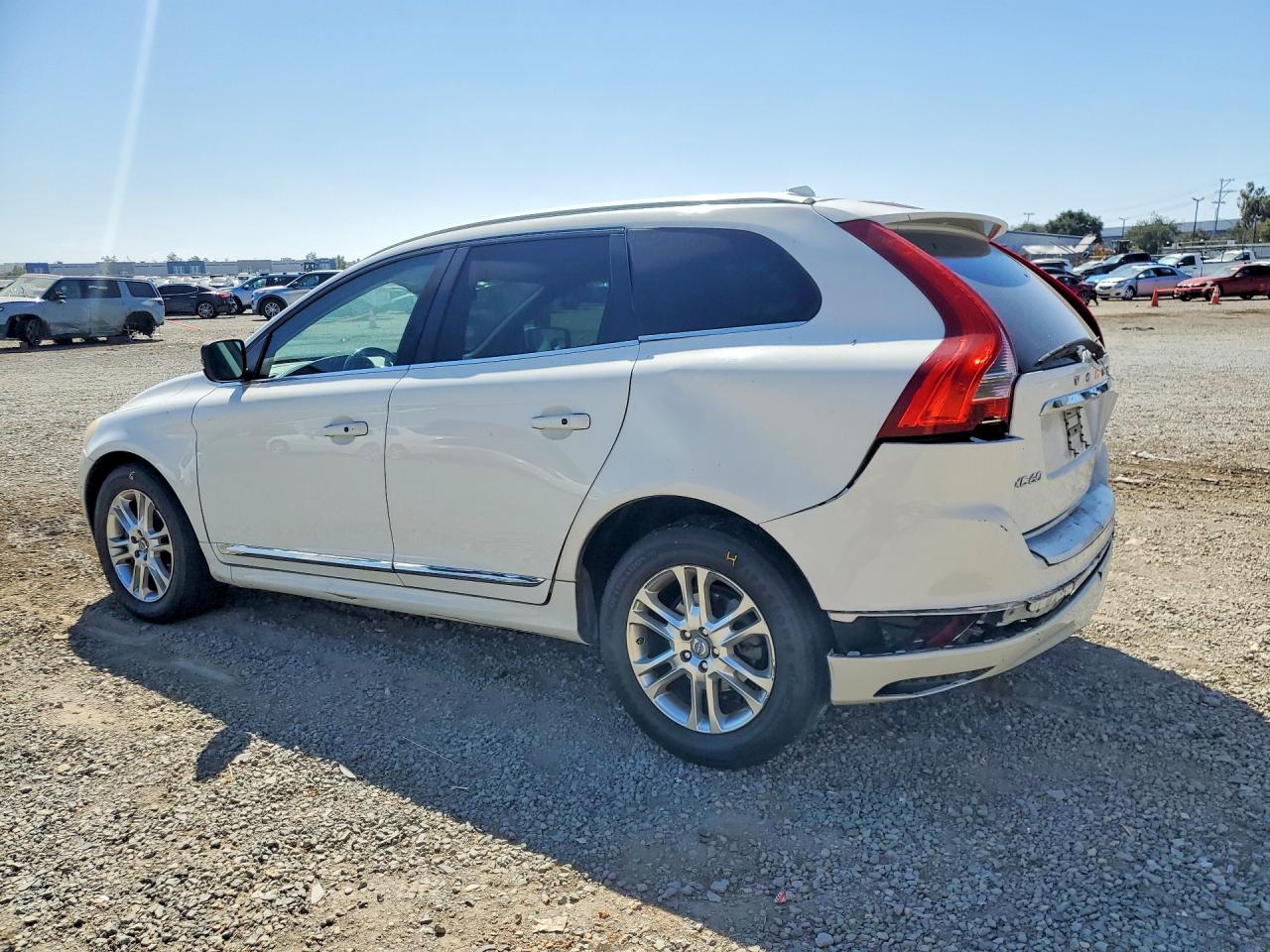 2015 VOLVO XC60 T5 PREMIER photo 2