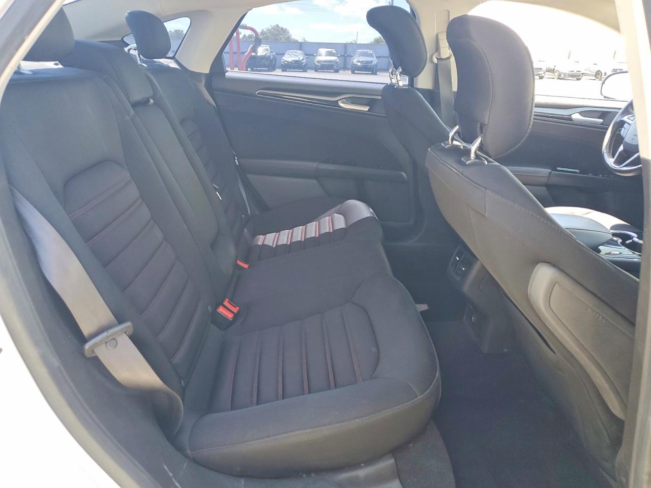 2014 FORD FUSION SE photo 10
