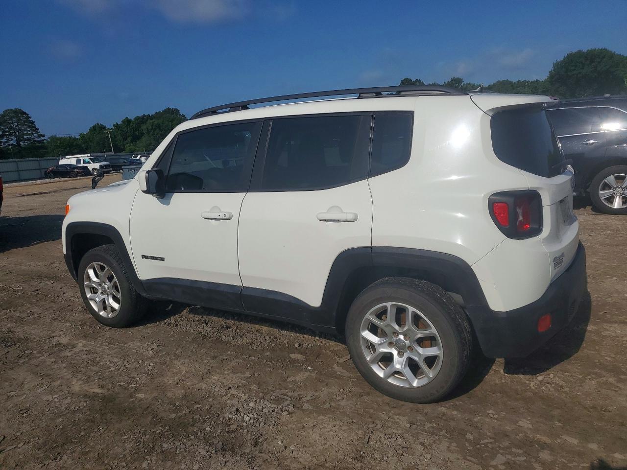 2015 JEEP RENEGADE LATITUDE photo 2