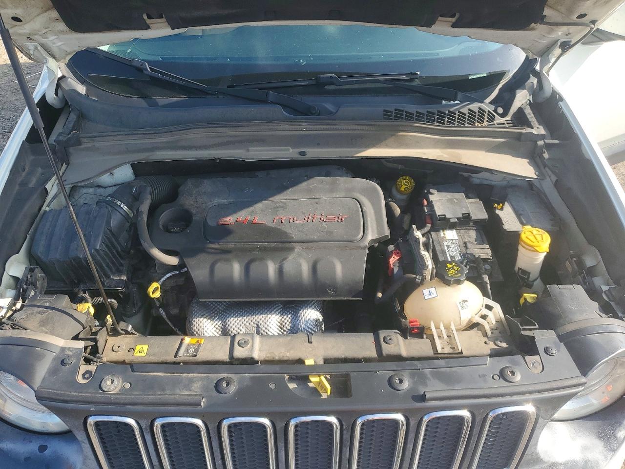 2015 JEEP RENEGADE LATITUDE photo 12