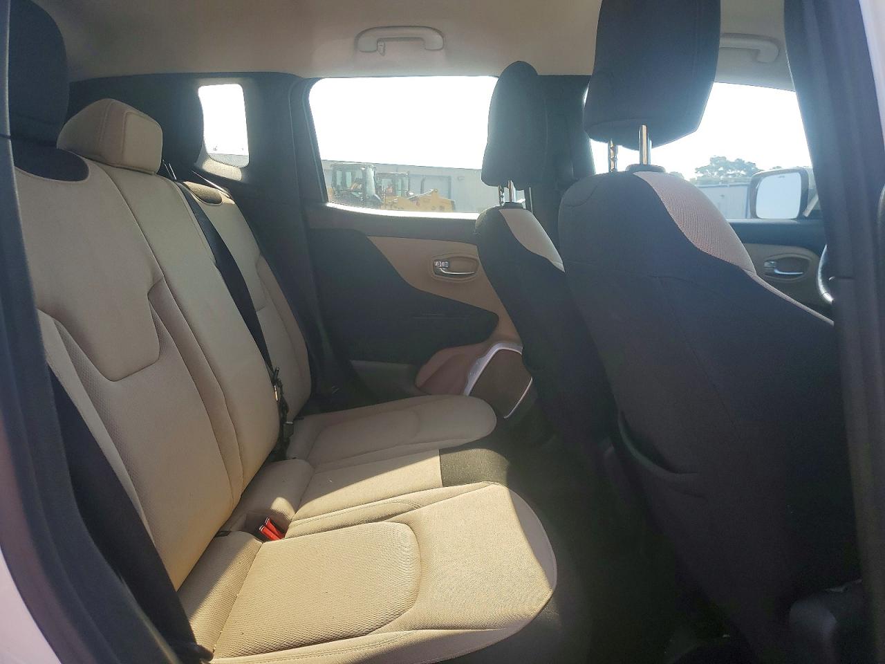 2015 JEEP RENEGADE LATITUDE photo 11