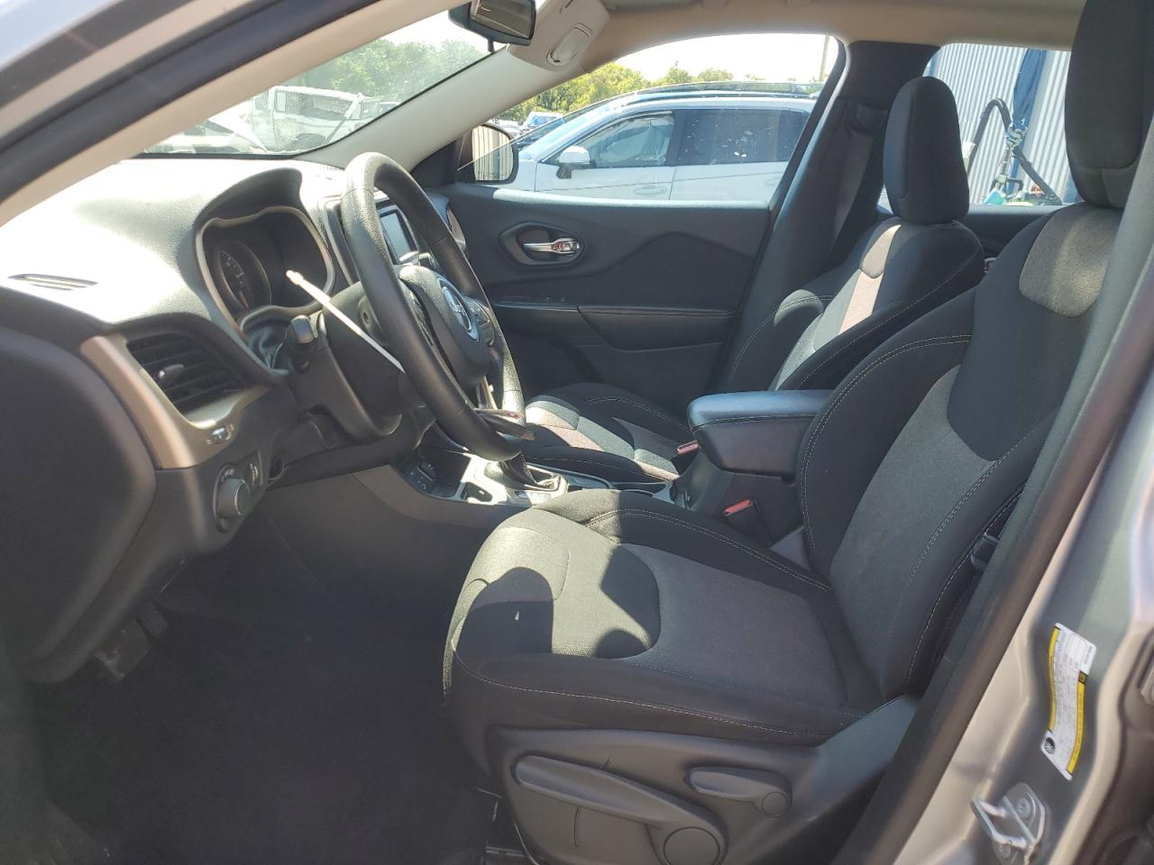 2016 JEEP CHEROKEE SPORT photo 13