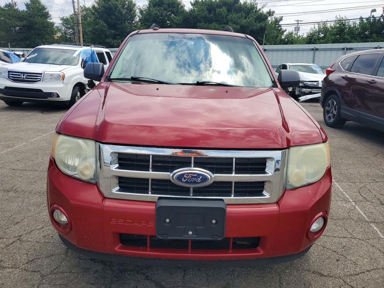 2010 FORD ESCAPE photo 9